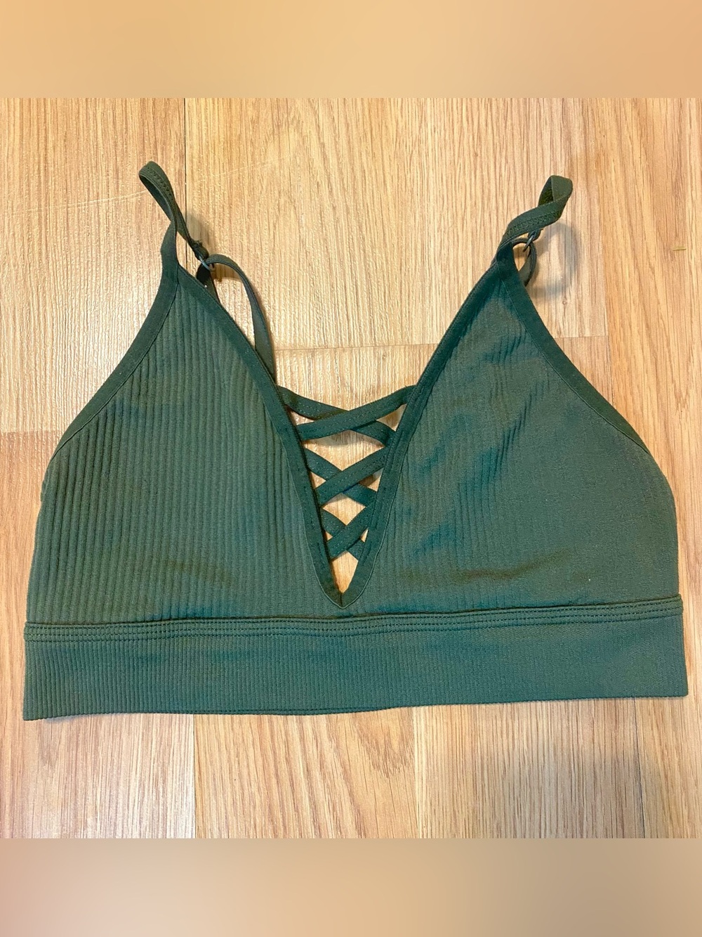 VS PINK RIBBED BRALETTE IN OLIVE GREEN CRISS CROSS ADJUSTABLE SIZE XS - Picture 3 of 5